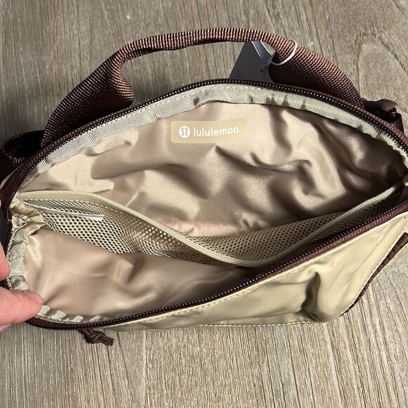 COPY - Brand New ⚡️ lululemon All Day Essentials Belt Bag - Sold Out Online - Picture 3 of 5